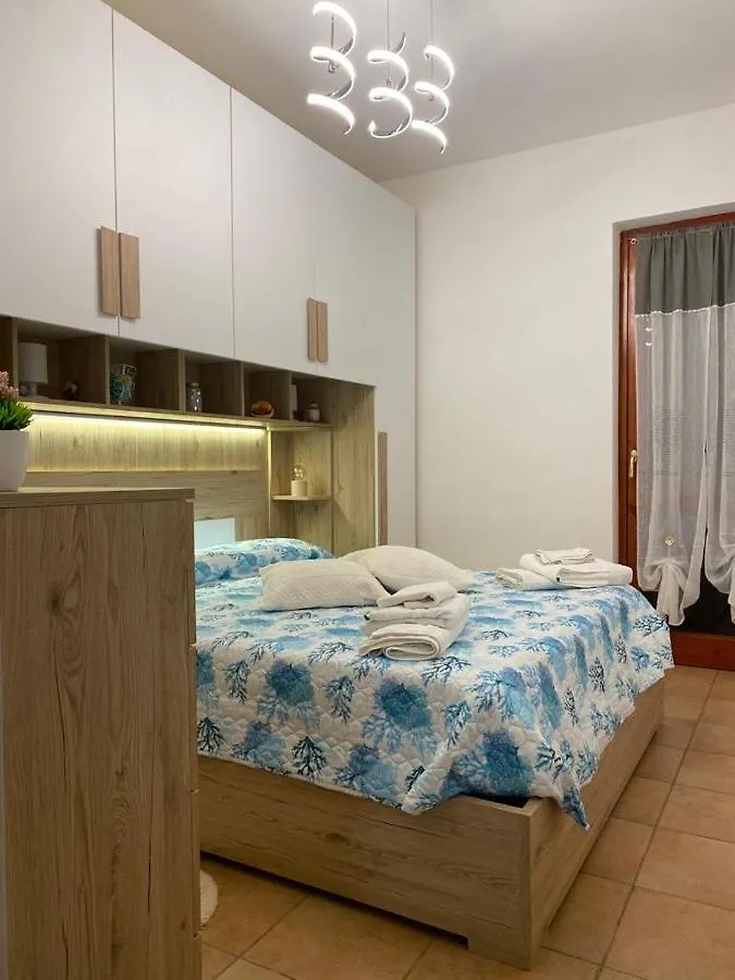 villetta giulia fronte mare Stintino 0*,  Italia